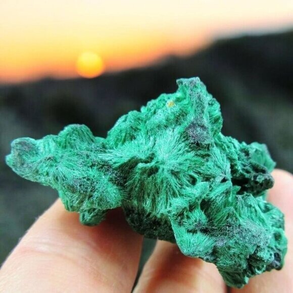 Natural Flowery Malachite ✦ Velvet Green Crystal Specimen ✦ Healing Stone 38g - Picture 5 of 17